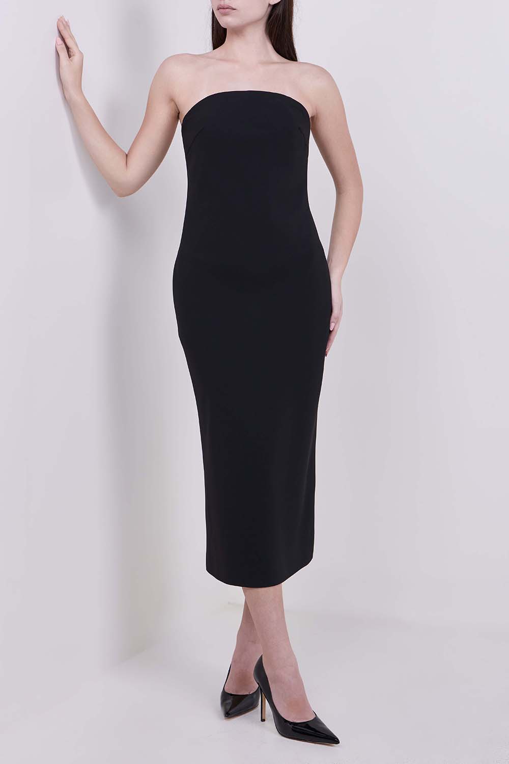 תמונת כל הלוק של שמלת מידי סטרפלס